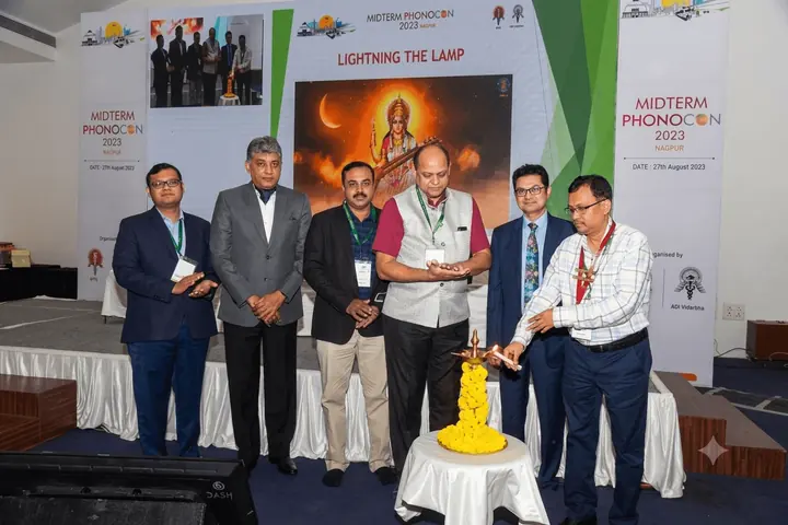 Lighting the lamp at Midterm Phonocon 2023, Nagpur